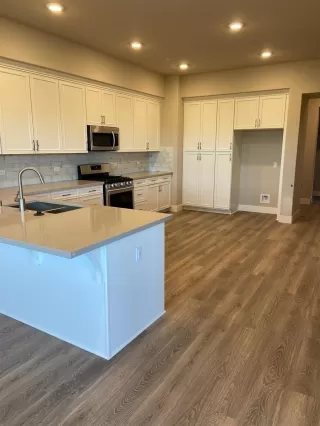 Photo #2: 20049024 Listing