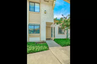 Photo #2: 20049044 Listing