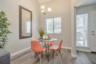 Photo #5: 20049044 Listing