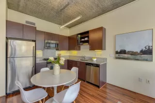 Photo #4: 20049090 Listing