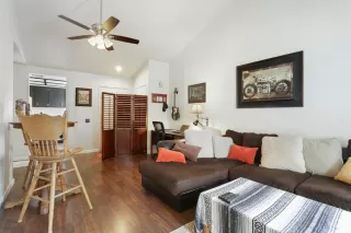 Photo #4: 20049246 Listing 