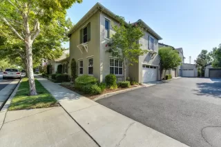 Photo #3: 20049268 Listing