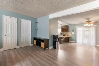 Photo #4: 20049315 Listing