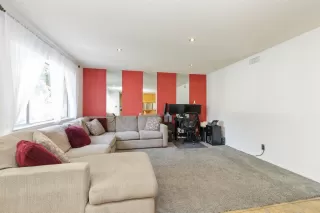 Photo #2: 20049373 Listing 