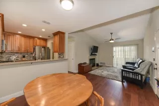 Photo #3: 20049638 Listing