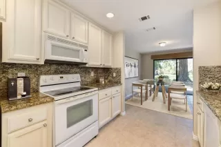 Photo #1: 20049774 Listing 