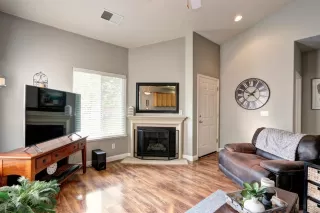 Photo #4: 20050100 Listing