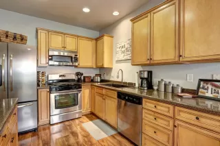 Photo #6: 20050100 Listing