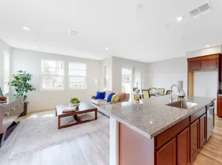 Photo #3: 20050310 Listing