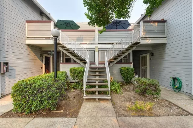 MLS: 20050427 Condo For Sale