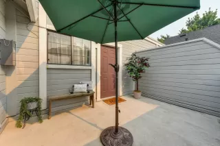 Photo #1: 20050427 Listing 