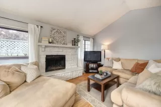 Photo #4: 20050427 Listing 