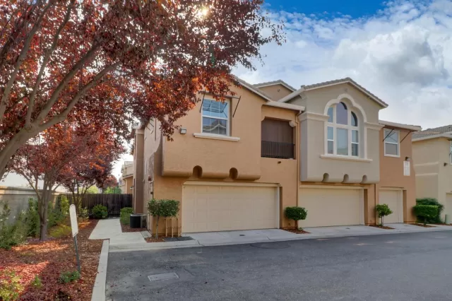 MLS: 20050708 Condo For Sale