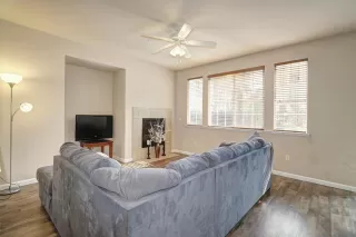 Photo #6: 20050708 Listing