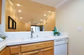 Photo #6: 20050723 Listing 