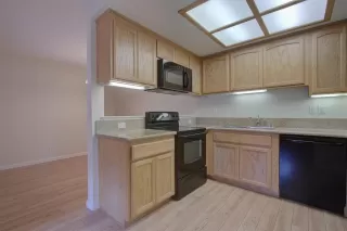 Photo #6: 20051325 Listing