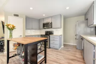 Photo #6: 20051450 Listing