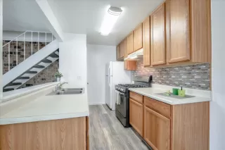 Photo #5: 20051483 Listing