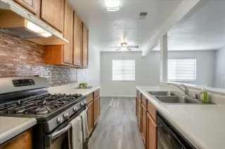 Photo #6: 20051483 Listing