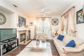 Photo #4: 20051571 Listing