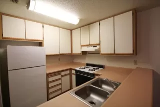 Photo #4: 20051601 Listing