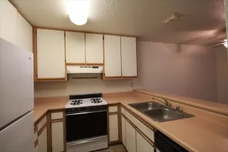 Photo #5: 20051601 Listing