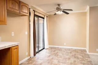 Photo #6: 20051745 Listing