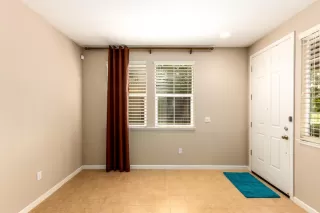 Photo #4: 20051749 Listing