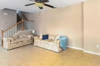 Photo #5: 20051749 Listing