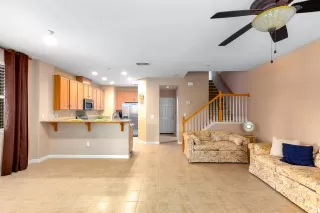 Photo #6: 20051749 Listing