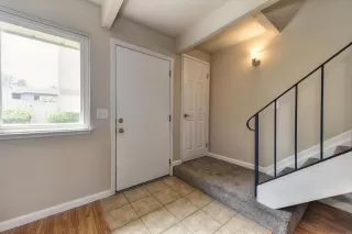 Photo #2: 20052078 Listing