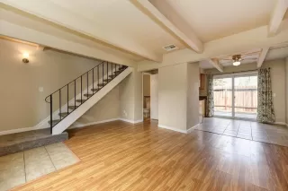 Photo #3: 20052078 Listing