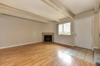 Photo #5: 20052078 Listing