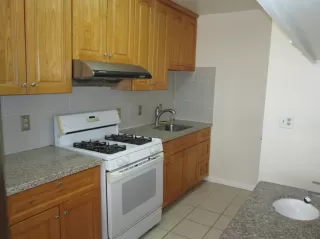 Photo #4: 20052229 Listing