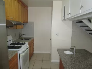 Photo #6: 20052229 Listing