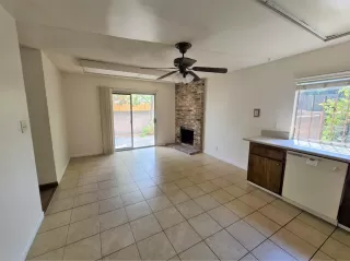 Photo #3: 20052412 Listing