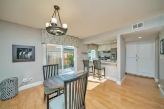 Photo #6: 20052659 Listing 