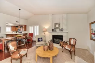 Photo #1: 20052687 Listing