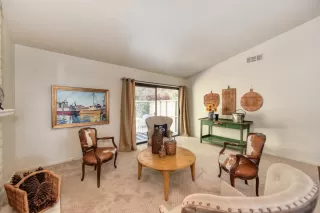 Photo #4: 20052687 Listing