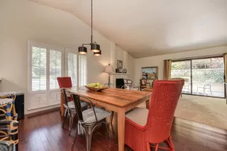 Photo #6: 20052687 Listing