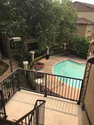 Photo #5: 20052991 Listing