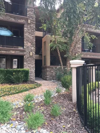 Photo #6: 20052991 Listing