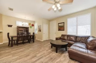 Photo #4: 20053028 Listing