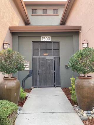 Photo #5: 20053166 Listing