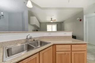 Photo #5: 20053455 Listing 