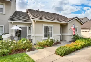 Photo #1: 20053472 Listing
