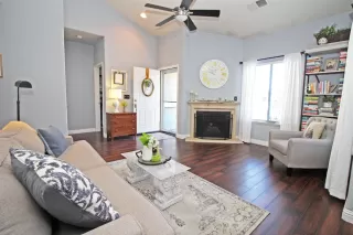 Photo #3: 20053472 Listing