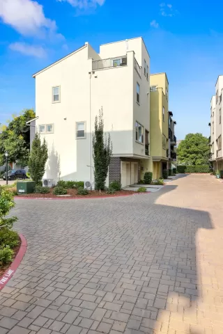 Photo #4: 20053597 Listing 