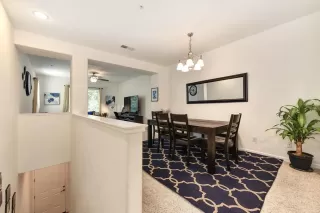 Photo #5: 20053778 Listing 