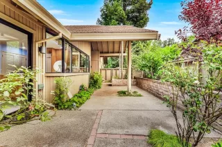 Photo #2: 20053916 Listing